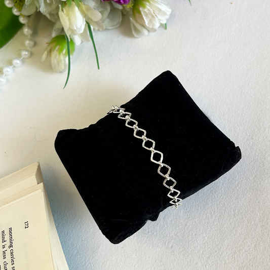 Textured Geometric Diamond Link Silver Chain Bracelet