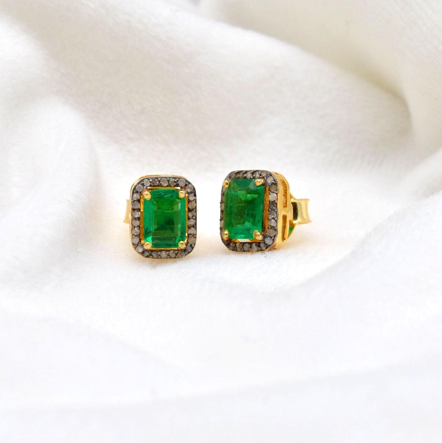 Emerald diamond studs Jewelry Kanish