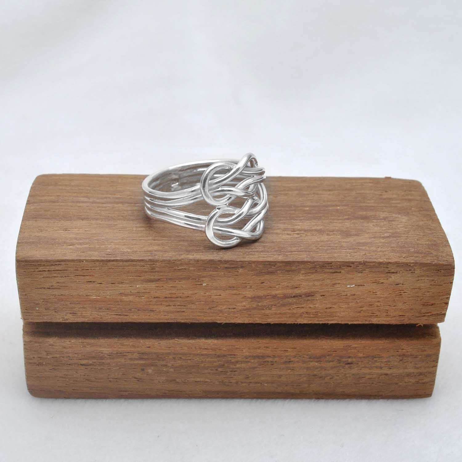 Celtic Trinity Knot Ring Size 9 Kanish