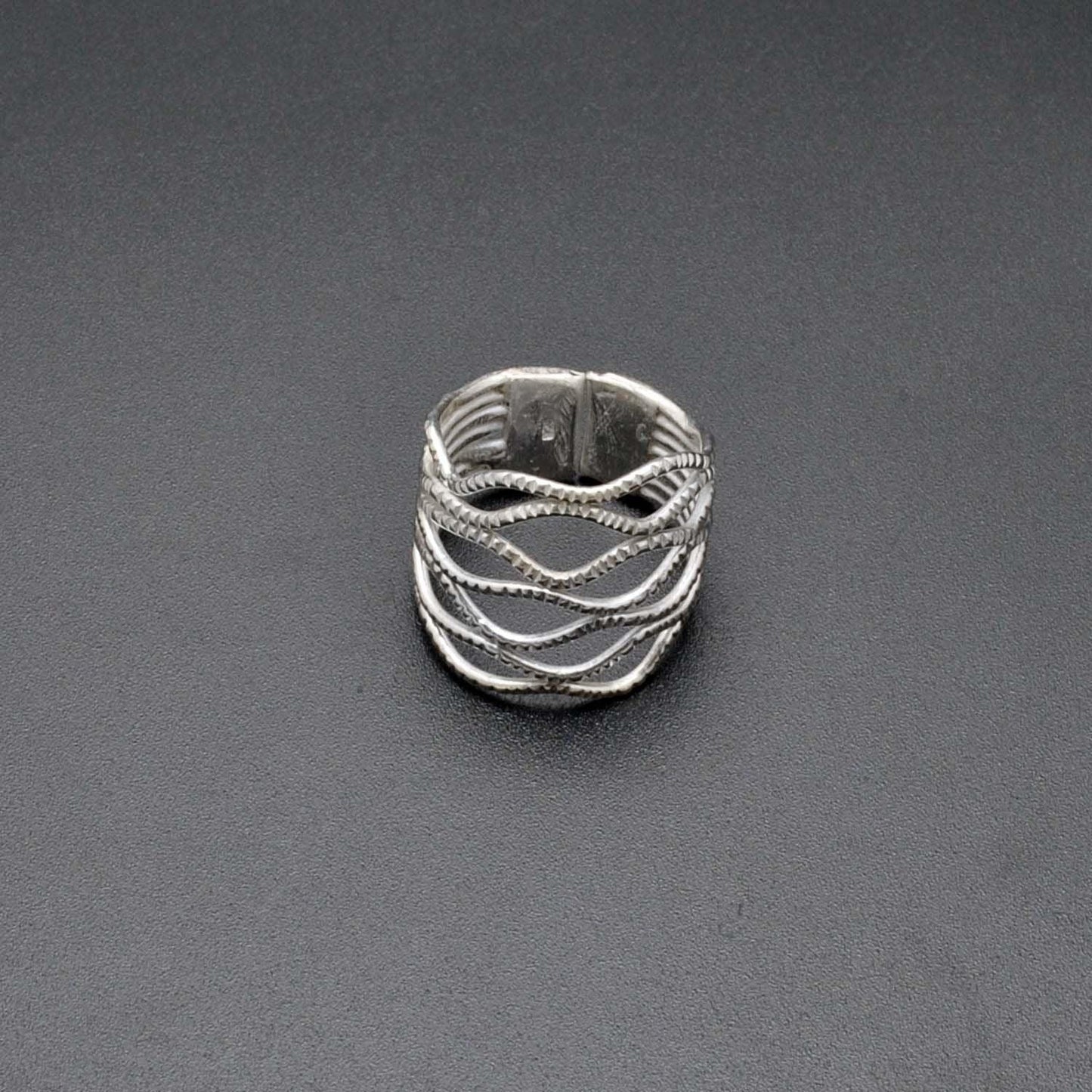 Designer Wiggle silver ring size 9 Kanish