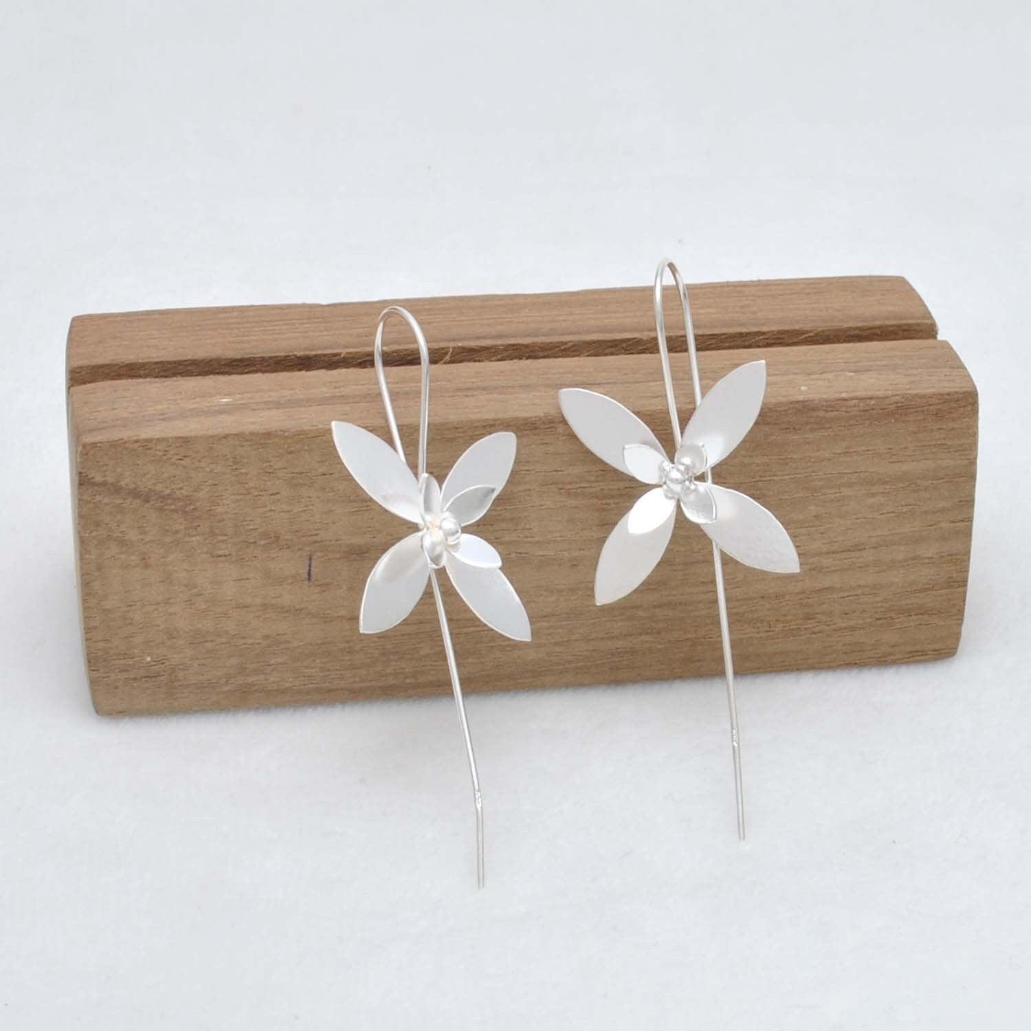 Floral Silver Dangle Long Stem Earrings for Women Kanish
