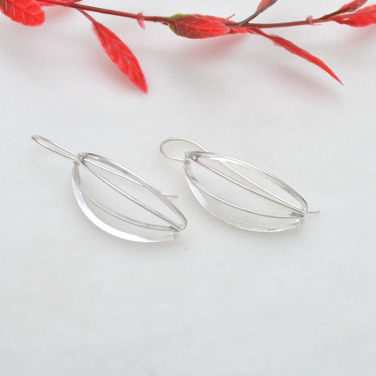 Women's Fashion Curved Drop Dangle Earring Kanish