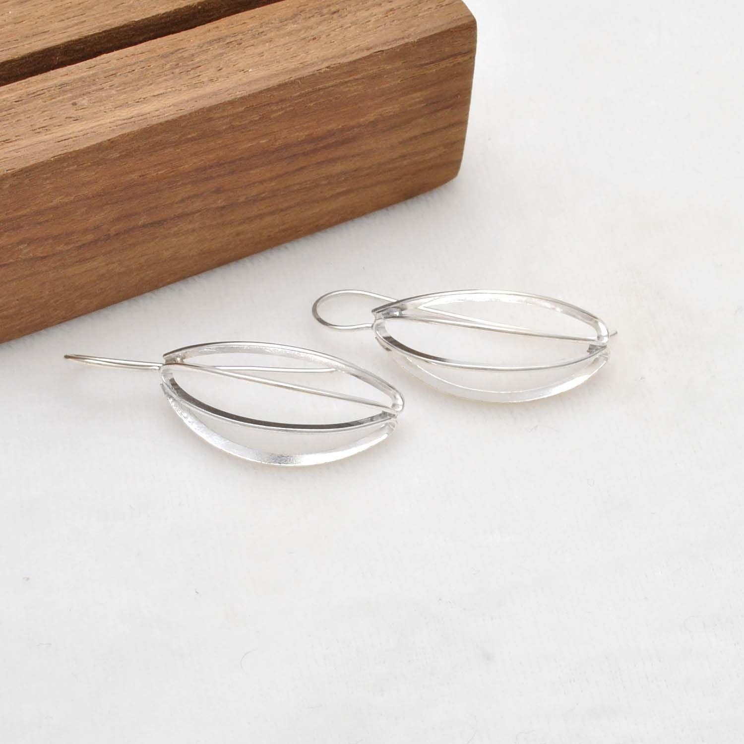 Women's Fashion Curved Drop Dangle Earring Kanish