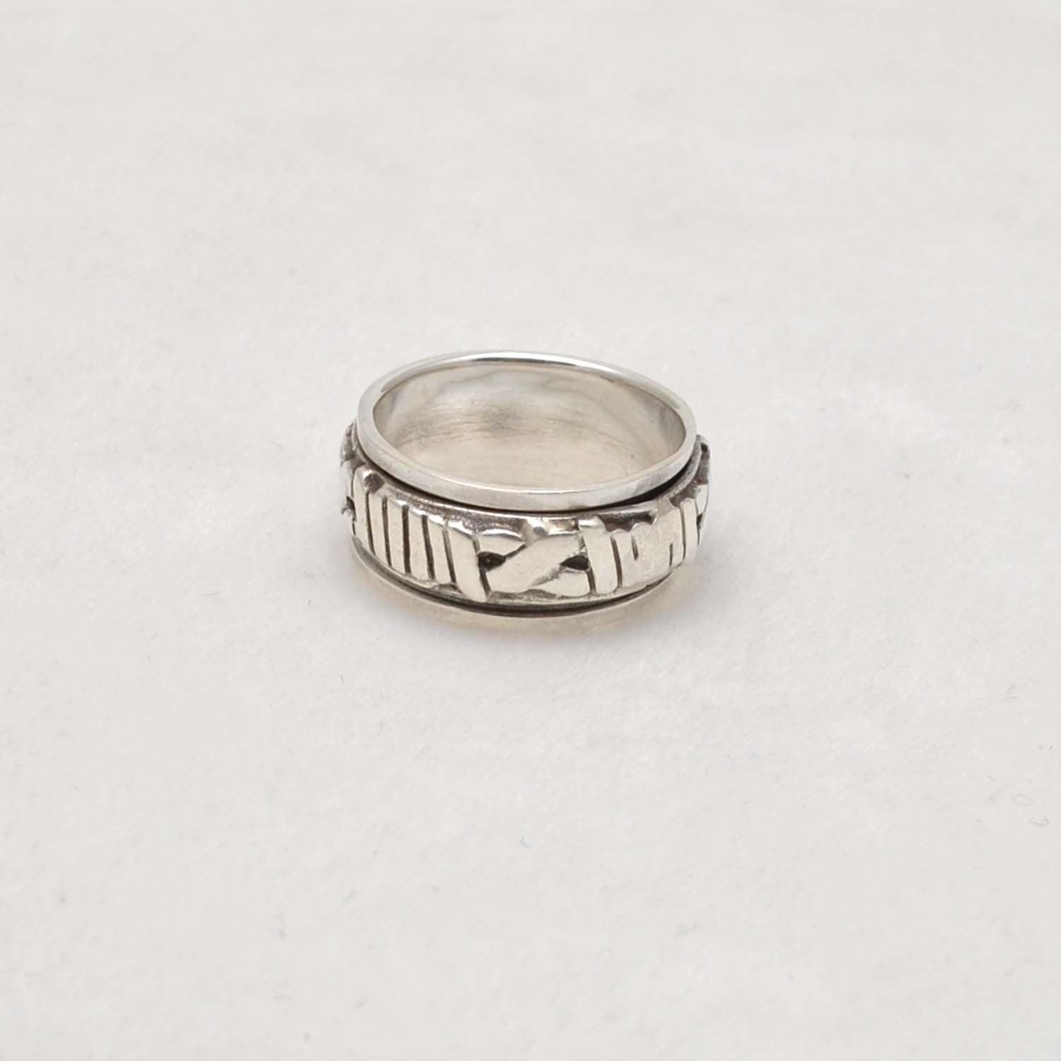Spinner Roman numeral ring Size 8 Kanish
