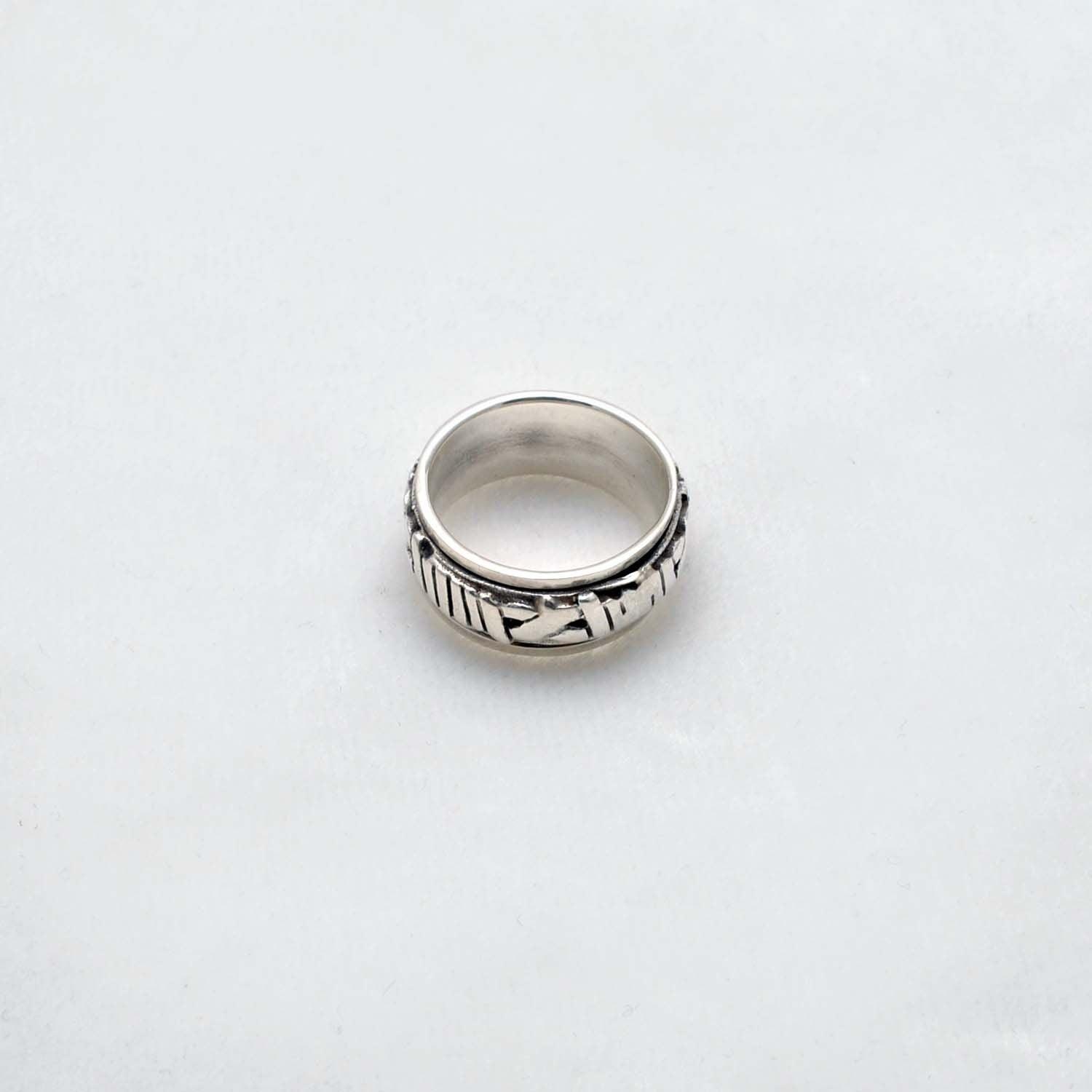 Spinner Roman numeral ring Size 8 Kanish