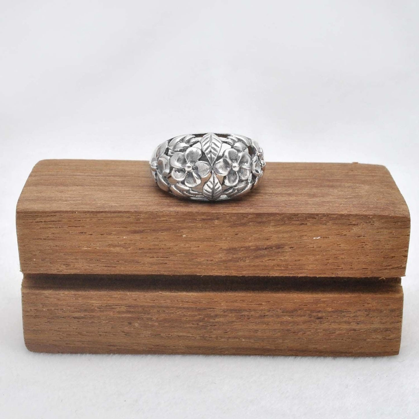 Floral Sterling Silver Handmade Dome Ring Size 6 Kanish