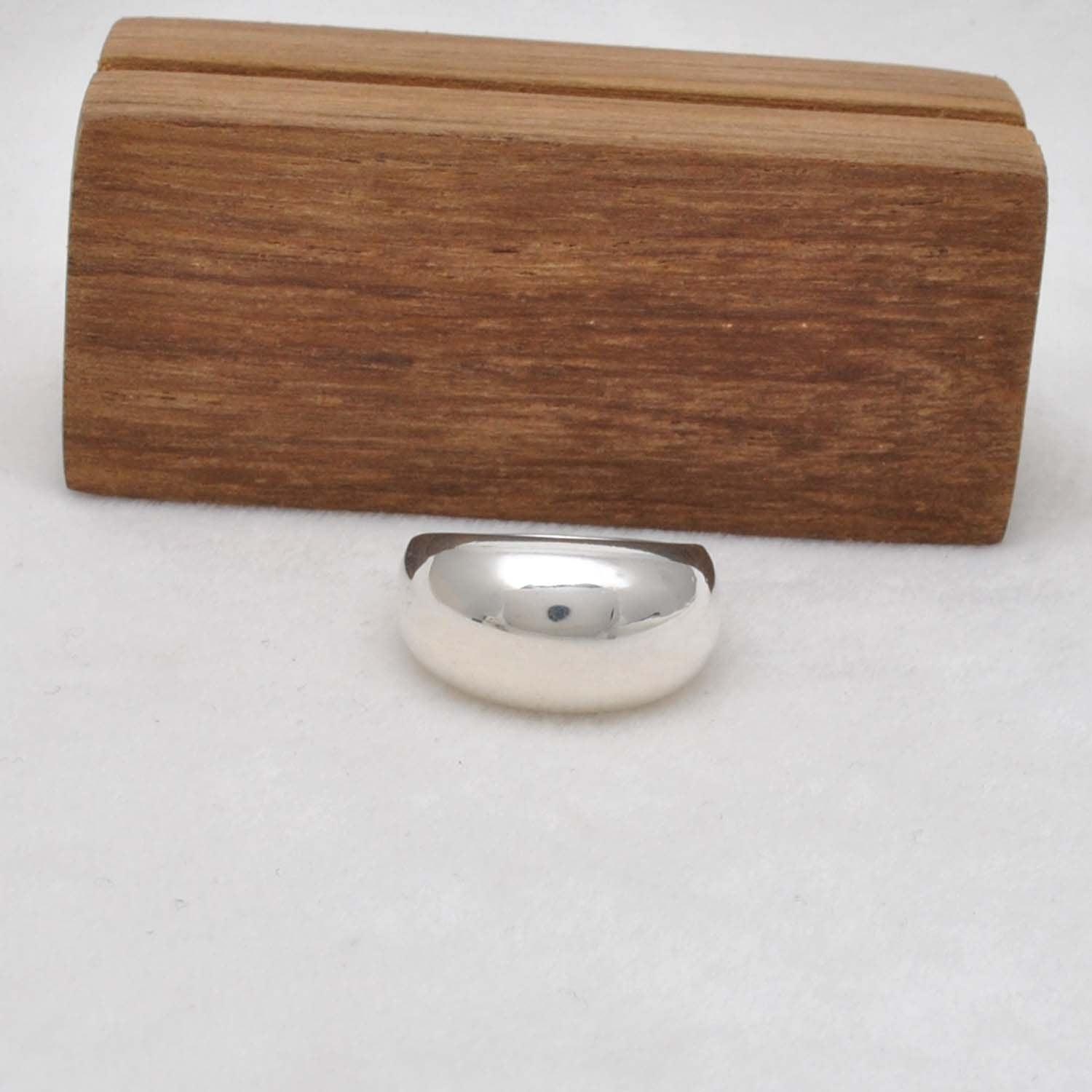 Dome Sterling Silver Ring Size 9 Kanish
