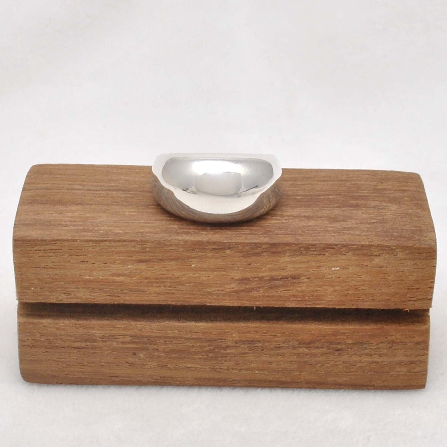 Dome Sterling Silver Ring Size 9 Kanish