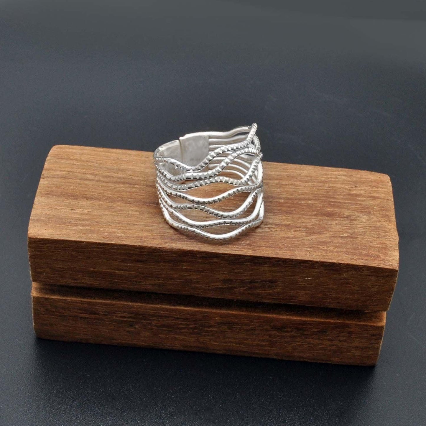Designer Wiggle silver ring size 9 Kanish