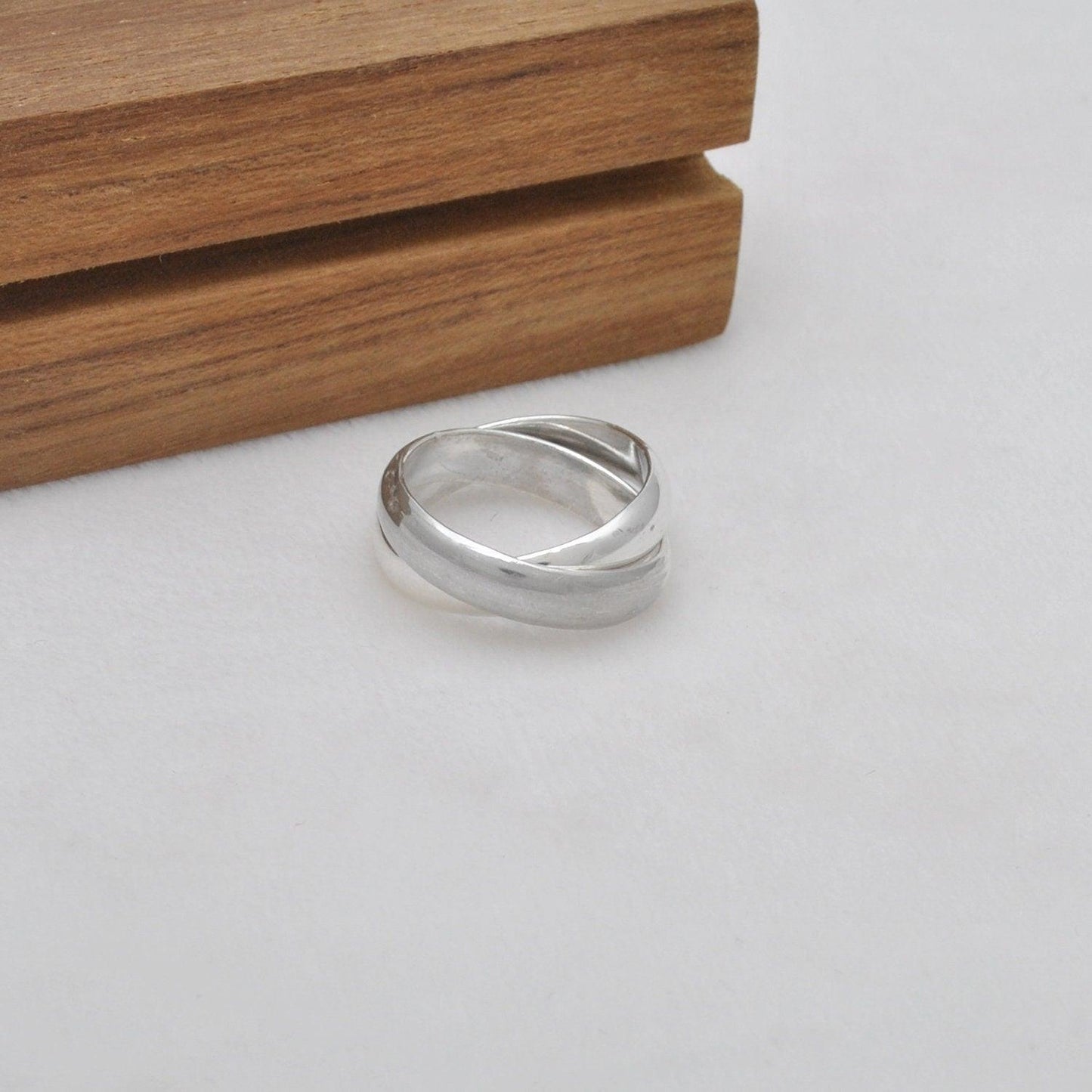 Sterling Silver Double interlocked Band Ring Size 7 Kanish