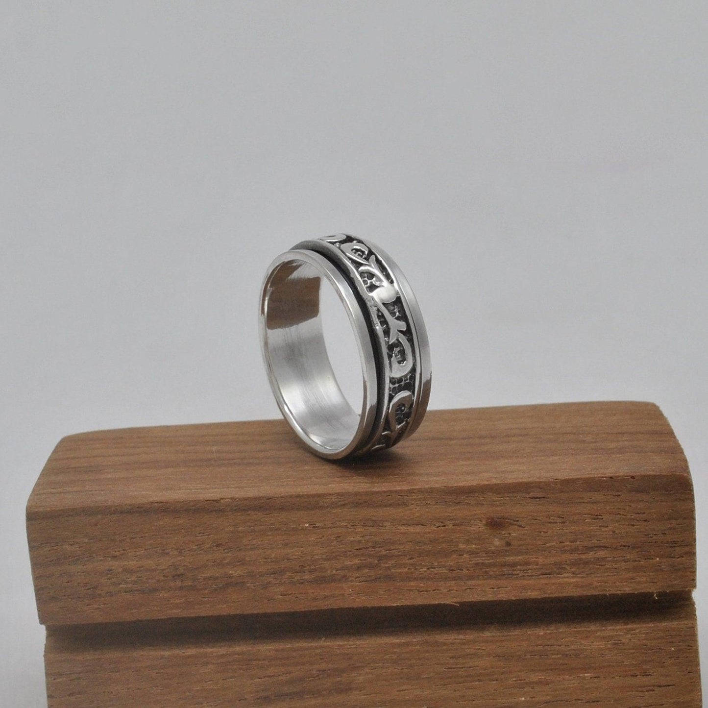 Solid Silver Band Celtic Thumb Ring Size 12 Kanish