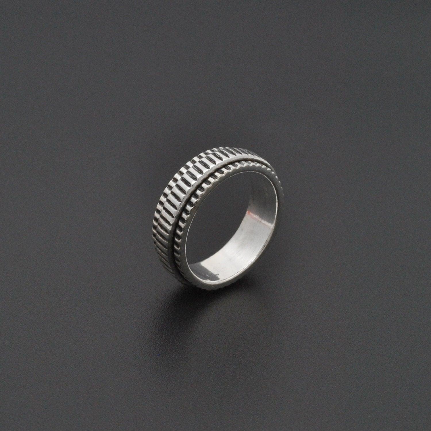 Tibetan Silver Spinner Ring Size 6 - Kanish