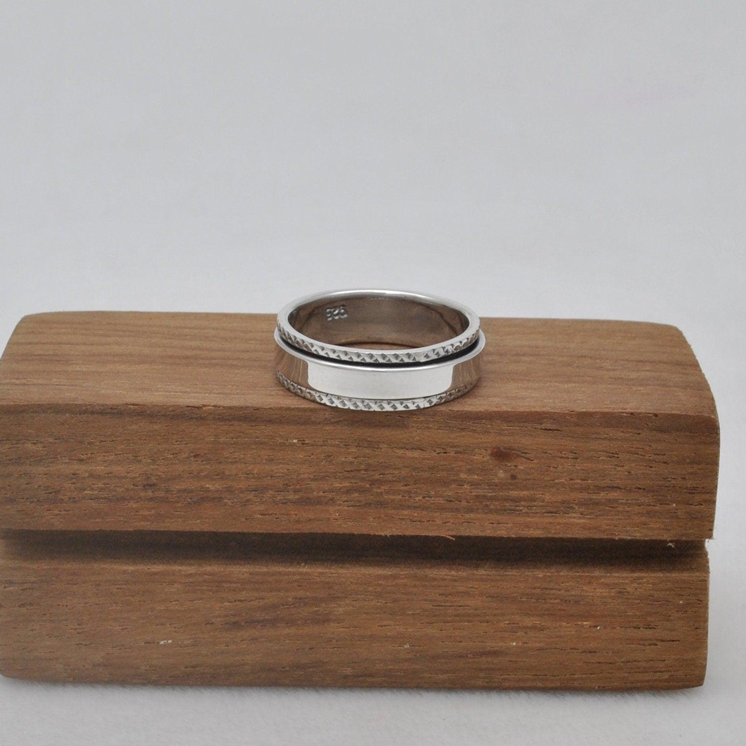 925 Sterling Silver Spin Meditation Ring Size 8 Kanish