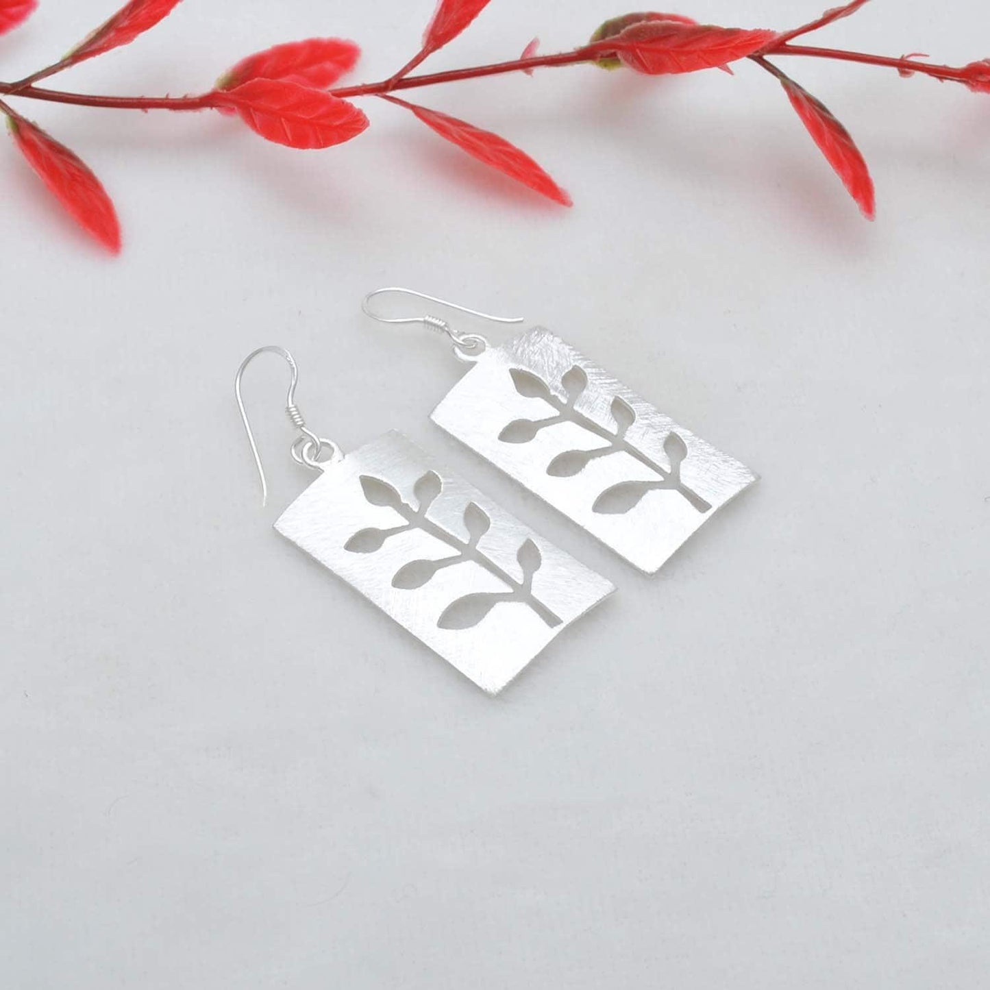 Leaf Engraved 925 Silver Blade Earrings - Kanish