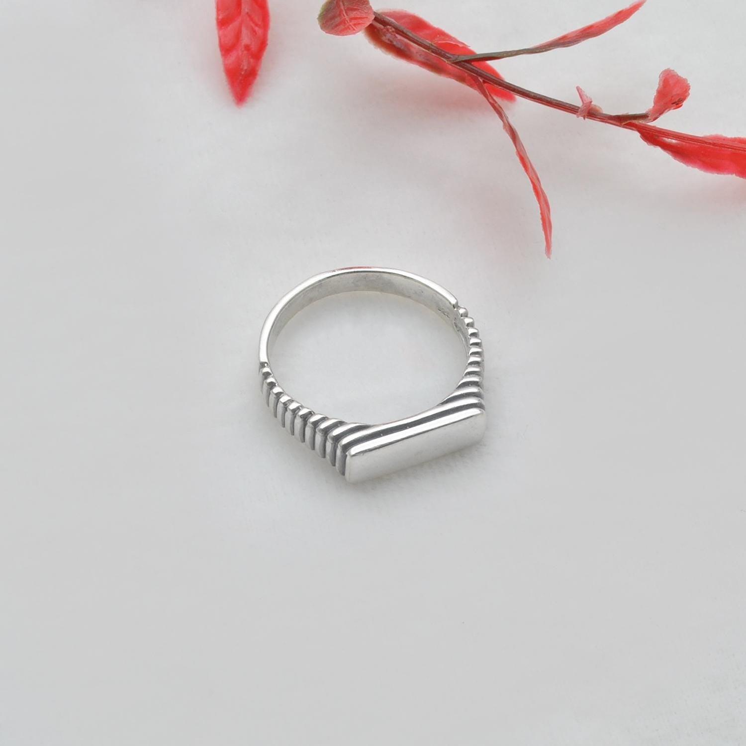 Signet Men's Thumb Ring Size 14 - Kanish