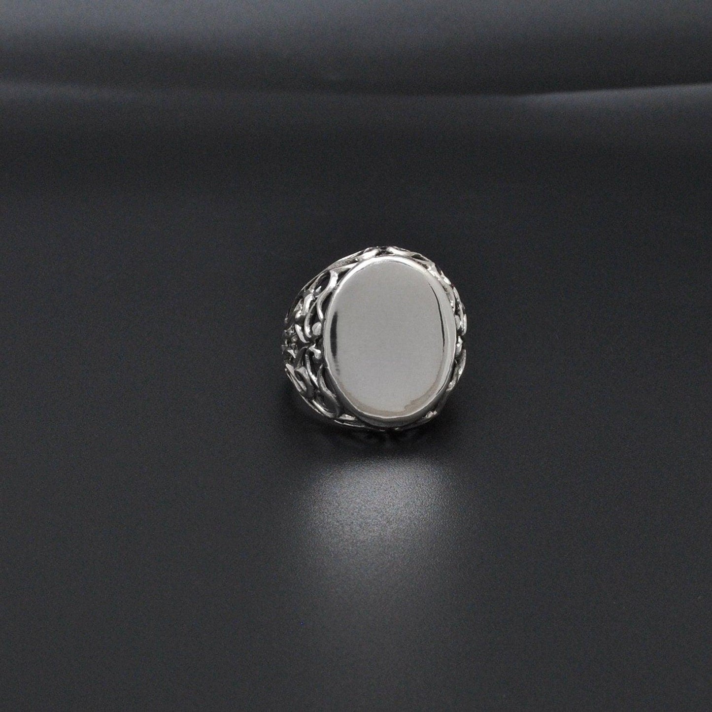 Sterling Silver Oval Men's Ring Size 9 Kanish