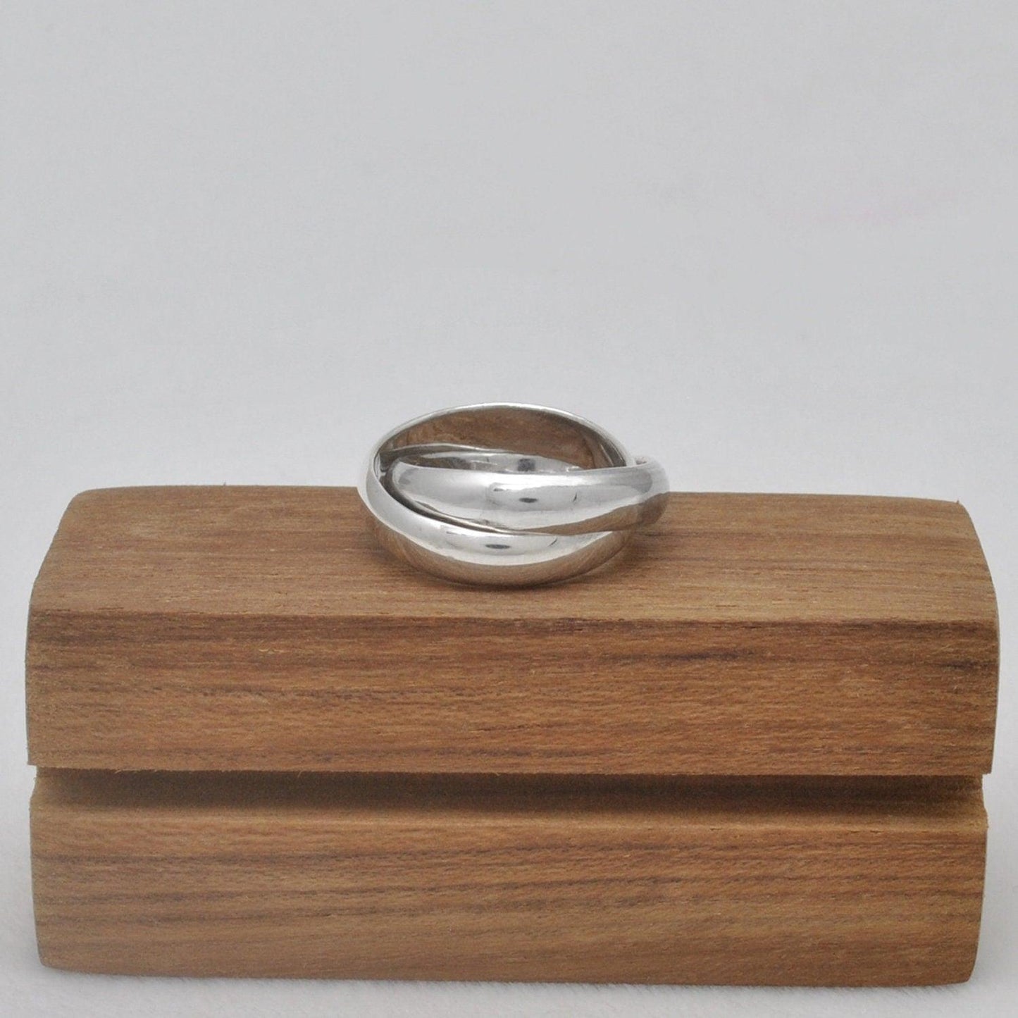 Sterling Silver Double interlocked Band Ring Size 7 Kanish