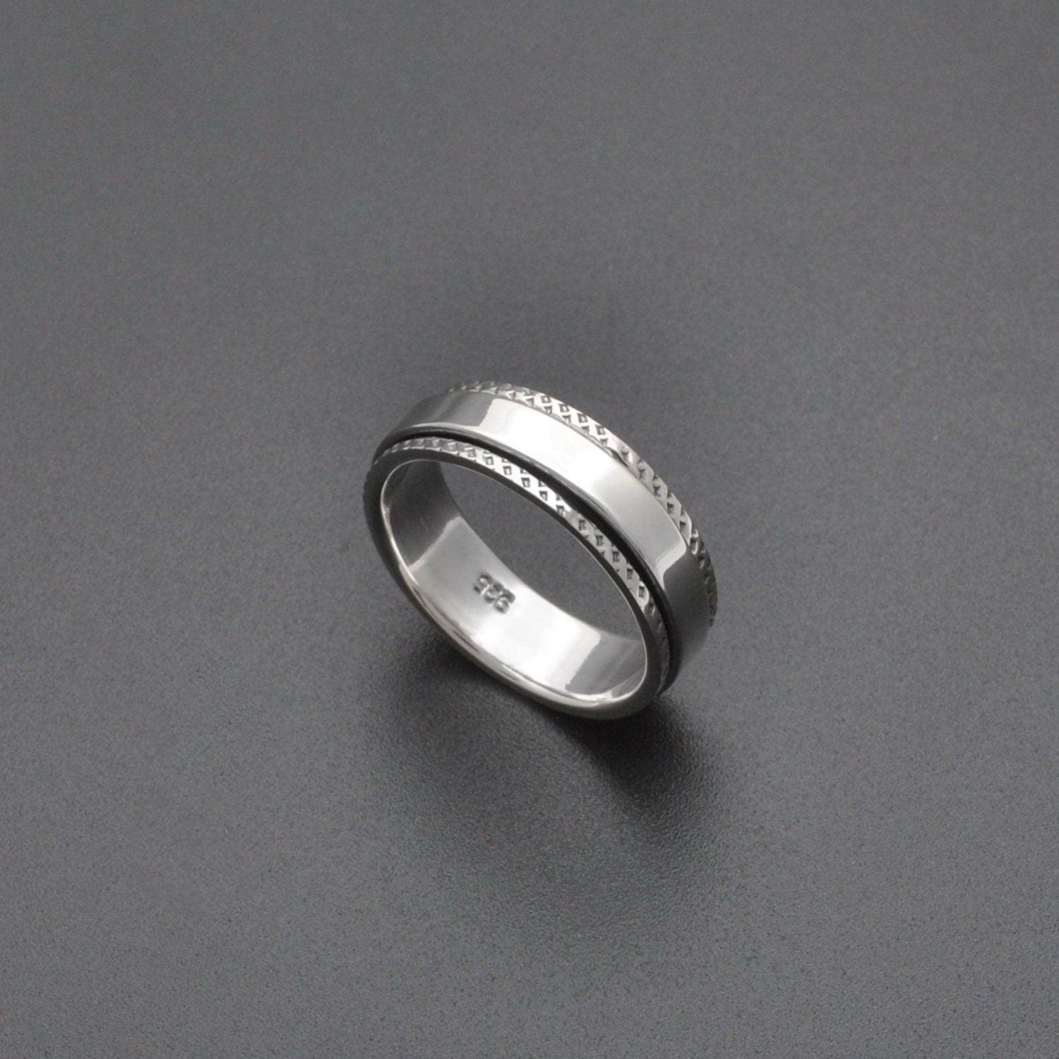 925 Sterling Silver Spin Meditation Ring Size 8 - Kanish