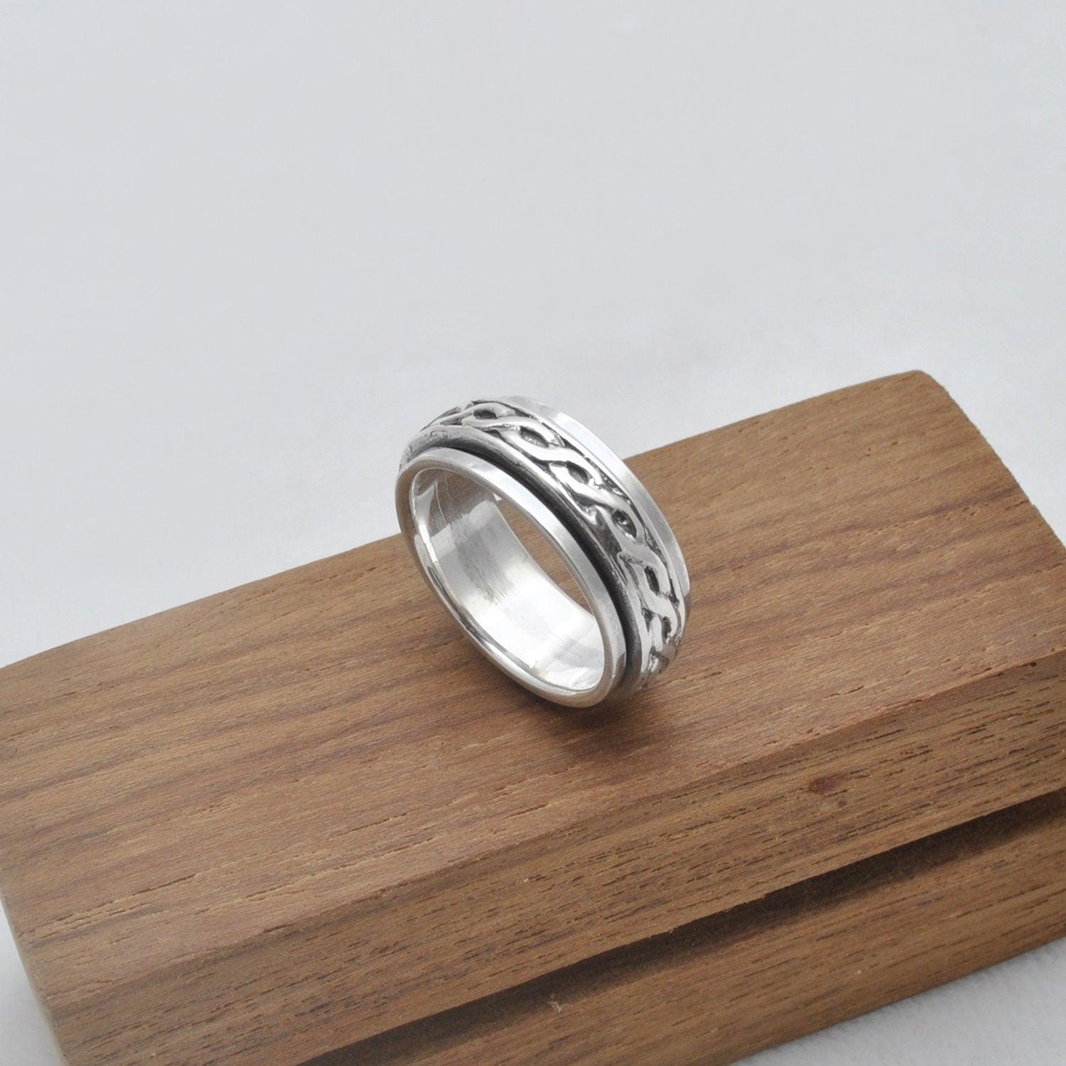 Spinner Silver Curb Band Ring Size 7 Kanish