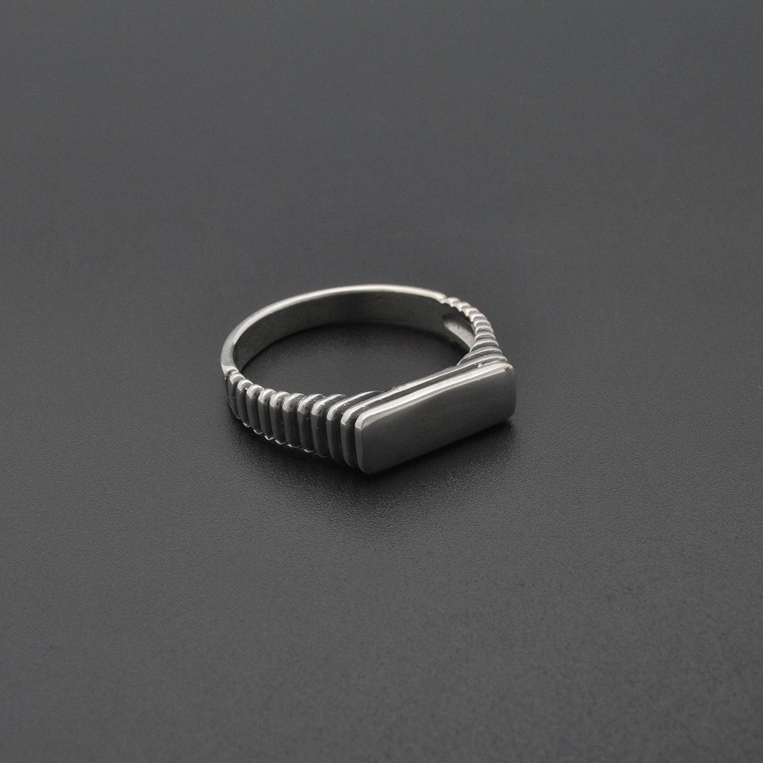 Signet Men's Thumb Ring Size 14 Kanish